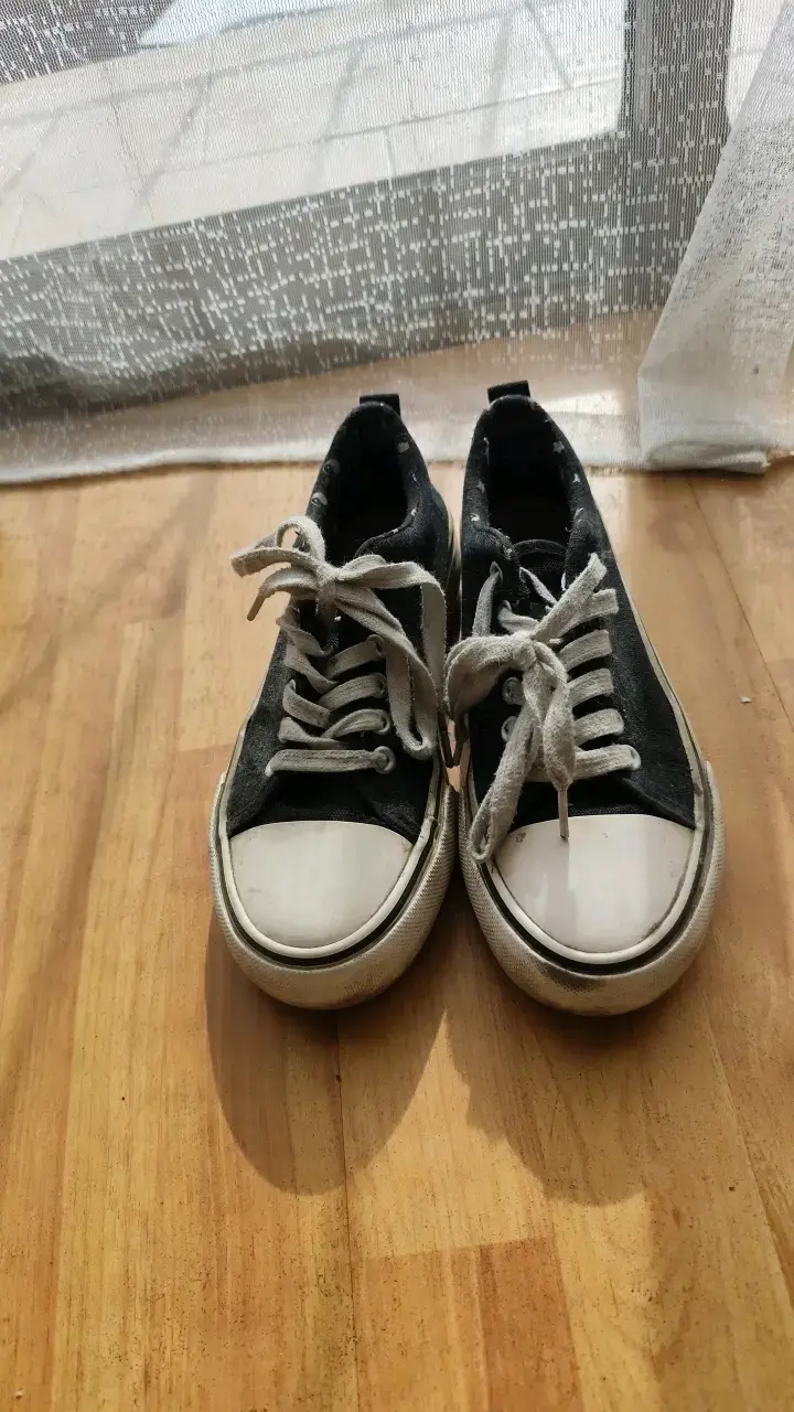Zapatillas deportivas negras usadas - 1