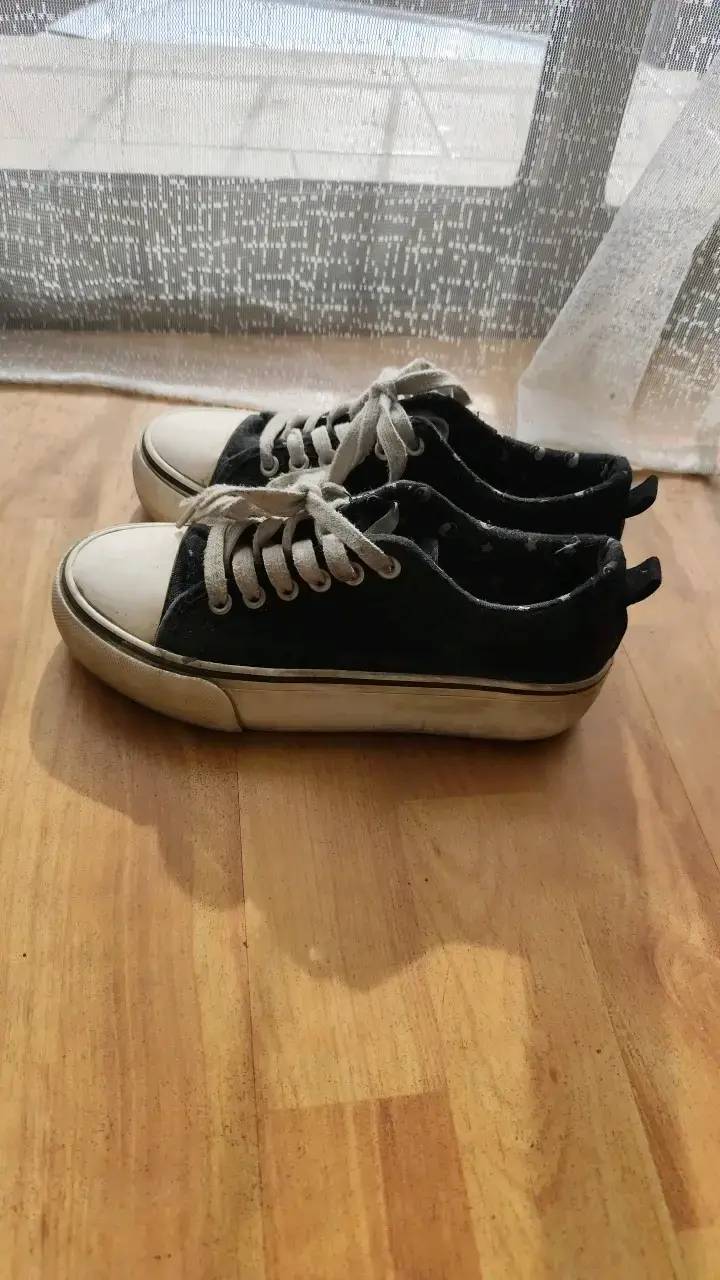 Zapatillas deportivas negras usadas - 2