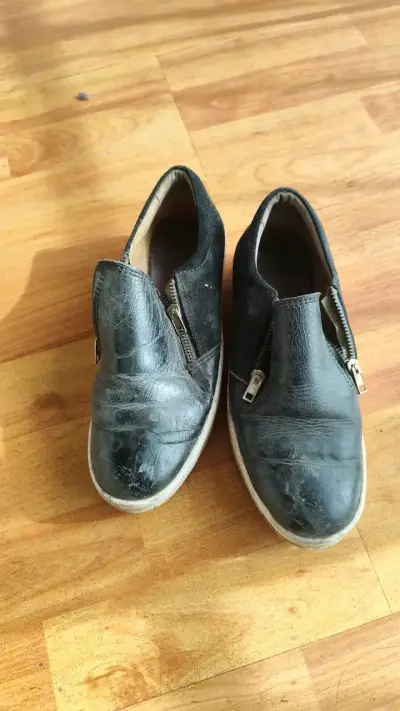 Zapatos de cuero negro con cierre - miniatura 1