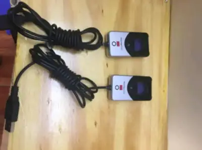 Lector de huella digital HID compacto - miniatura 3