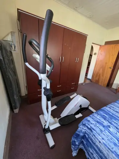 Bicicleta elíptica Horizon Fitness usada - miniatura 1