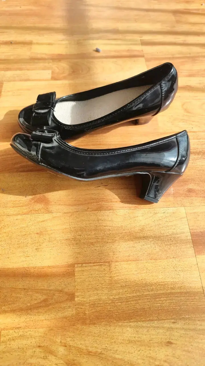 Zapatos planos negros charol con lazo elegante - 2
