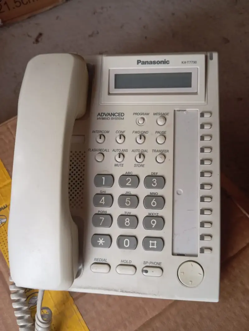 Teléfono de oficina Panasonic KX-T7730