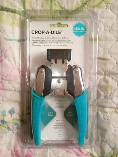 Perforador esquinas Crop-A-Dile We R Memory Keep - miniatura 1
