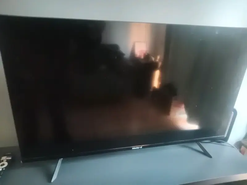 Televisor LED Master-G 40 pulgadas - 1