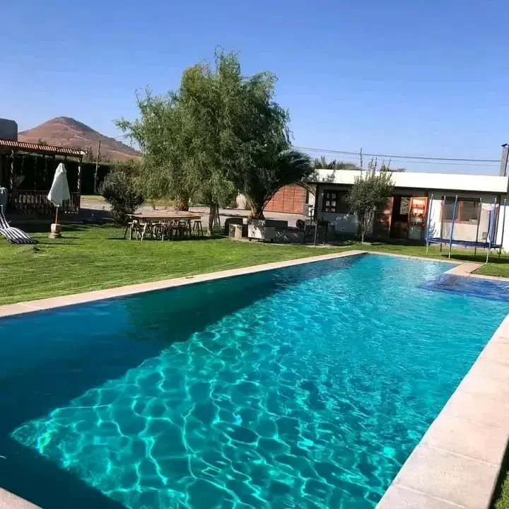 Se arrienda solo por el día piscina y quincho - 3