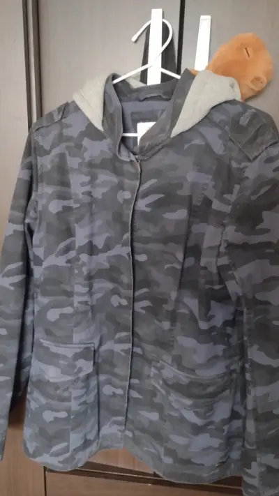 Chaqueta camuflaje con capucha gris - miniatura 1