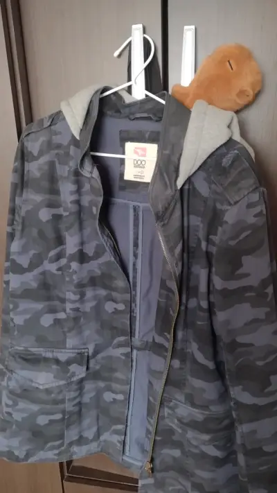 Chaqueta camuflaje con capucha gris - miniatura 2