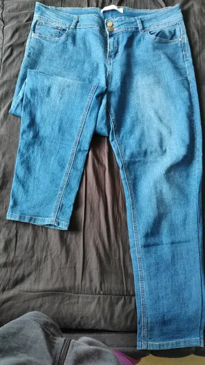 Jeans azul clásico para mujer - miniatura 1