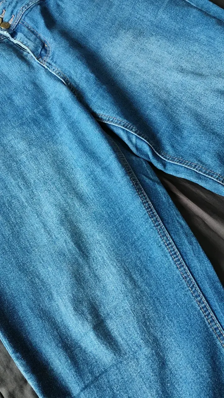Jeans azul clásico para mujer - 3