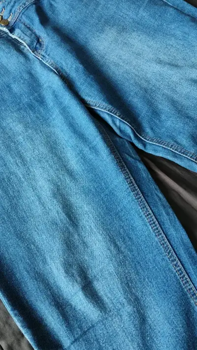 Jeans azul clásico para mujer - miniatura 3