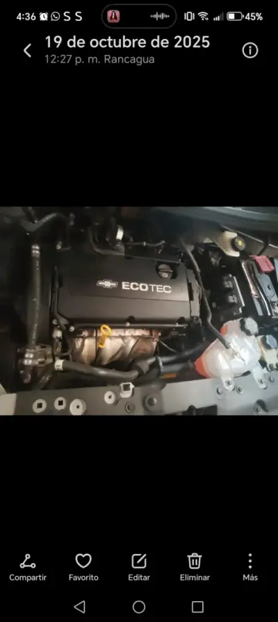 Auto sedán plateado en buen estado - miniatura 5