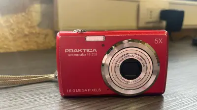 Cámara digital Praktica Luxmedia 16-Z52 roja - miniatura 1