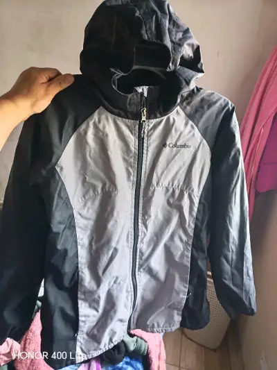 Chaqueta impermeable Columbia con capucha - miniatura 1