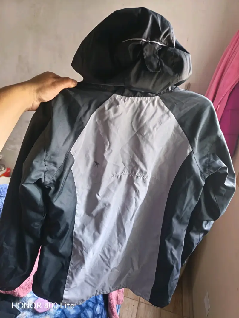 Chaqueta impermeable Columbia con capucha - 2