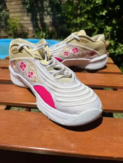 Jordan Luka 3 SE “El Matador” Talla 44 - miniatura 1