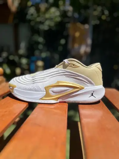 Jordan Luka 3 SE “El Matador” Talla 44 - miniatura 3