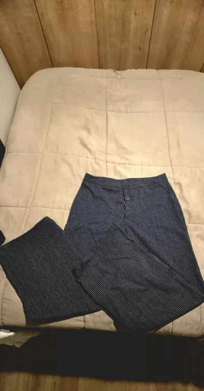 Pantalones de rayas azul marino para mujer - miniatura 2