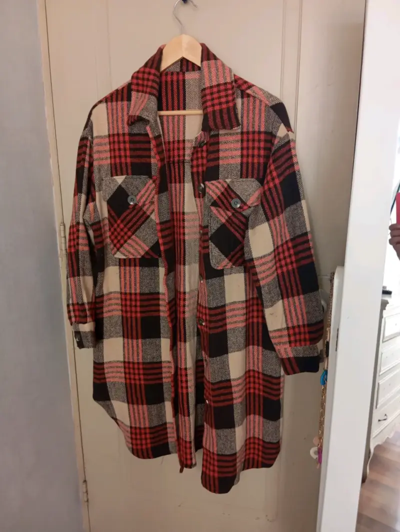 Camisa de franela a cuadros rojo y negro - 1