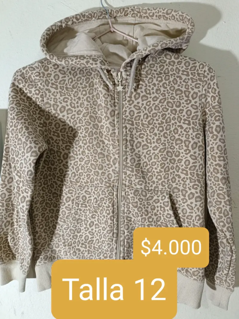 Polerón con capucha estampado leopardo talla 12