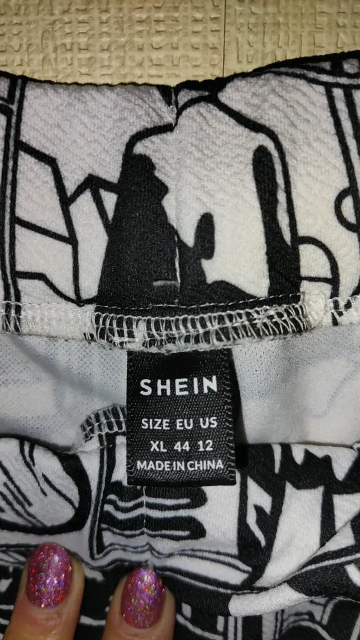 Pantalones estampados en blanco y negro - 2