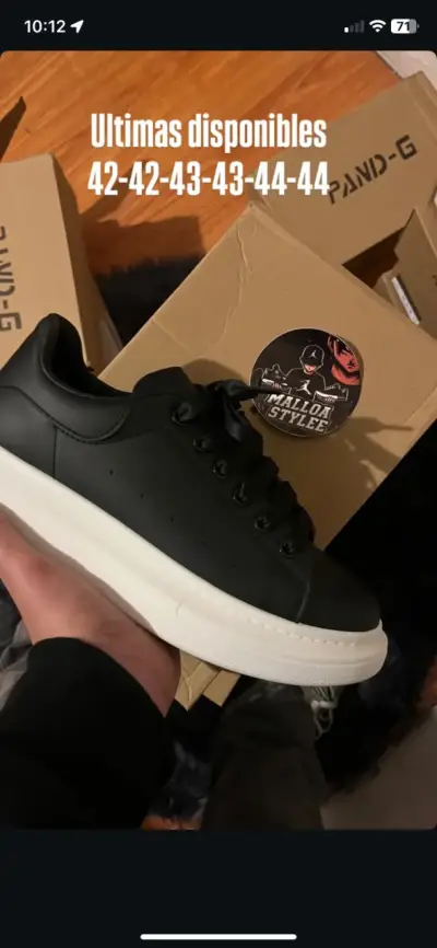 Zapatillas negras estilo casual unisex - miniatura 1