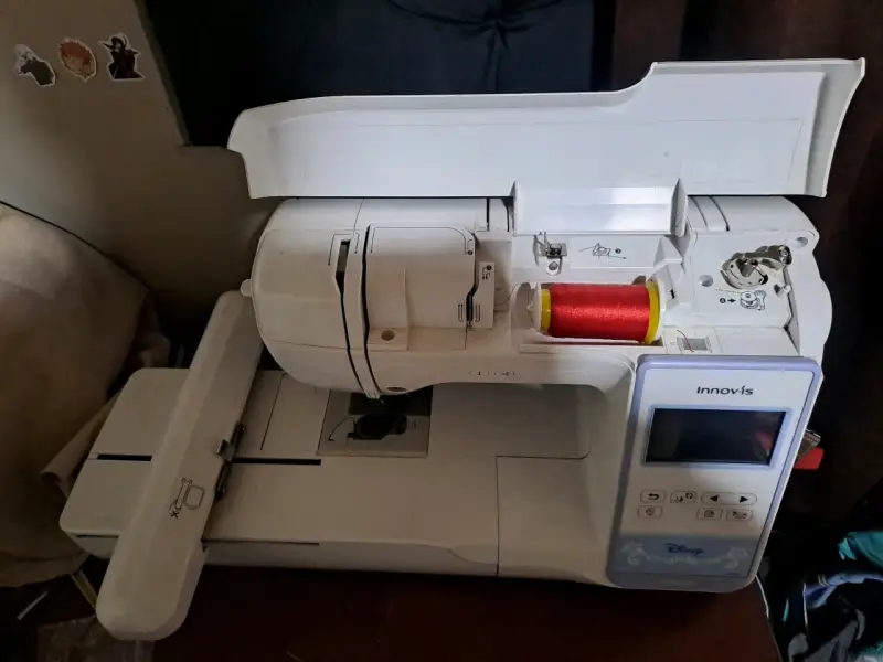 Máquina de coser Brother Innov-is Disney - 1