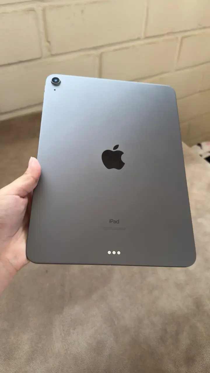 iPad Air 10.9" Wi-Fi 256 GB 4th Gen - 1