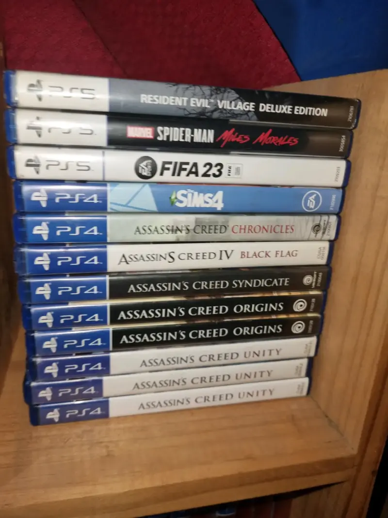 Se venden juegos PS4 variados precios - 2