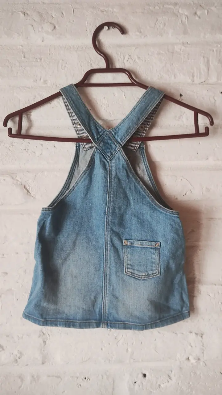 Jardinera de mezclilla para niña. H&M - 2