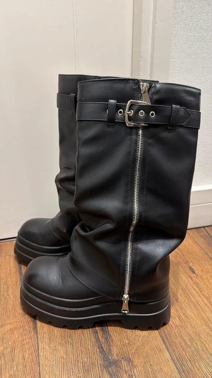 Botas negras de cuero con cierre lateral - 2