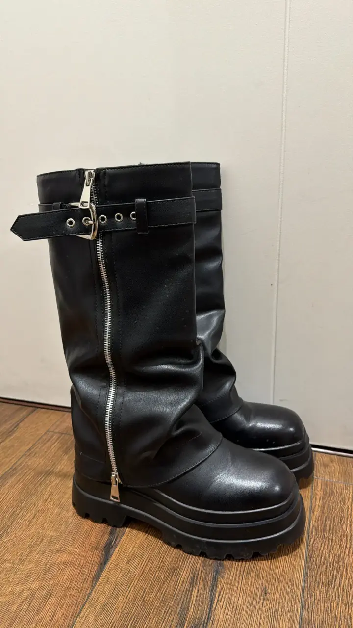 Botas negras de cuero con cierre lateral - 3