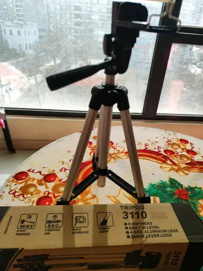 Trípode 3110 de aluminio con cabezal 3D - miniatura 1