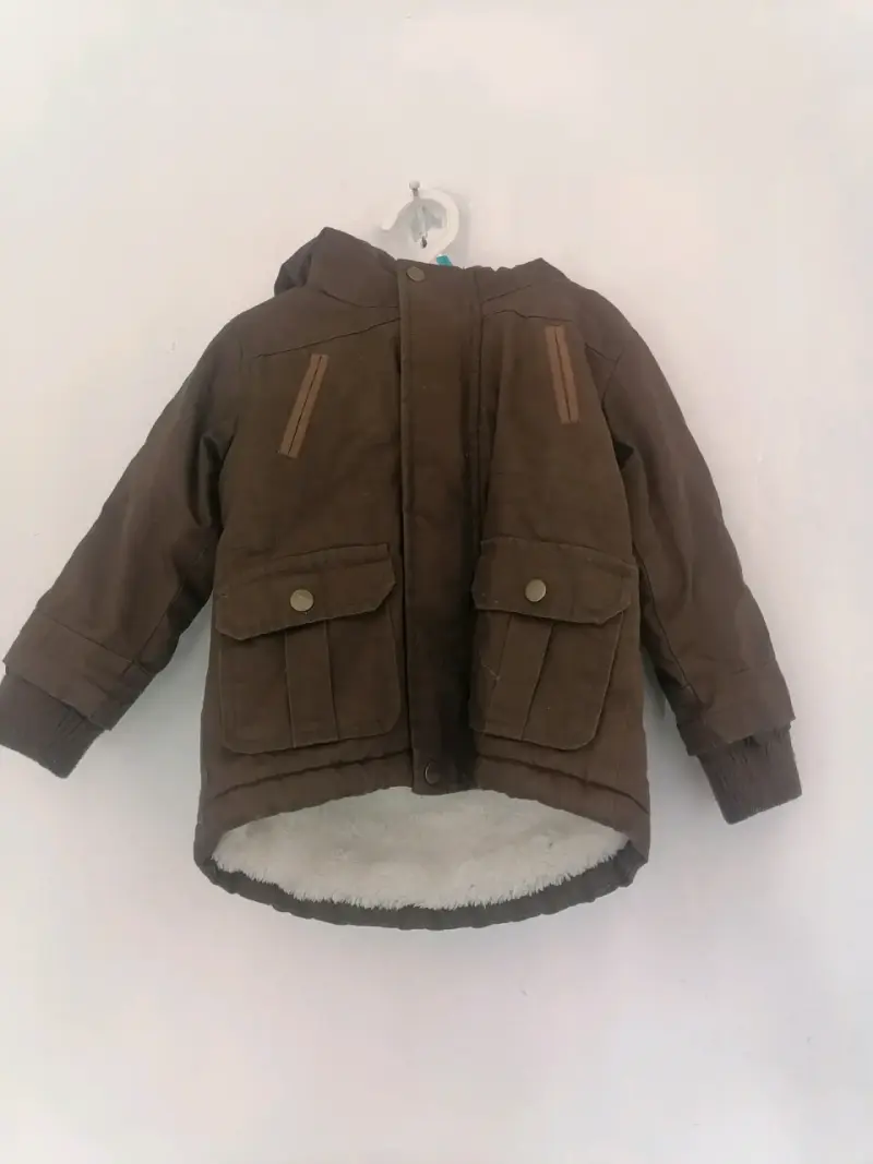 Chaqueta infantil acolchada naranja con capucha - 3