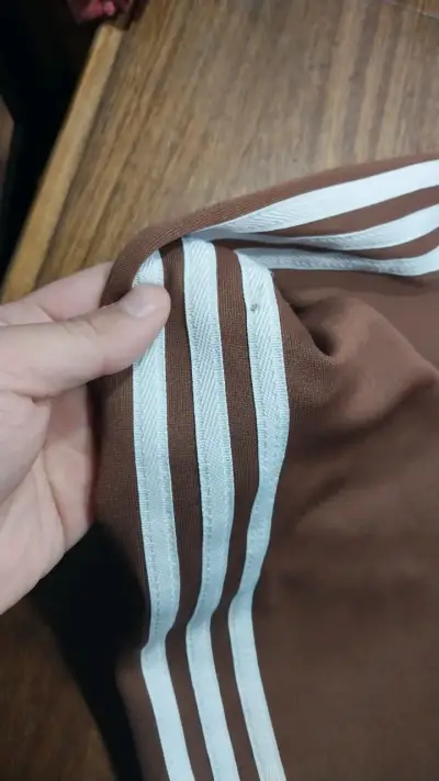 Chaqueta deportiva Adidas marrón con rayas - miniatura 4