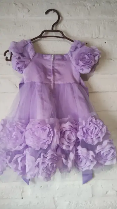 Vestido de niña lila con lentejuelas - miniatura 5