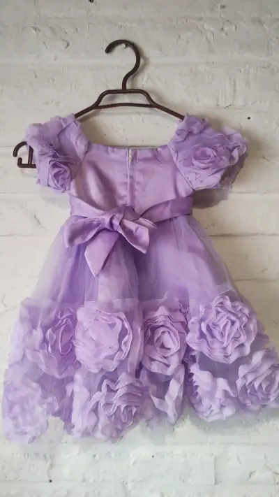Vestido de niña lila con lentejuelas - miniatura 6