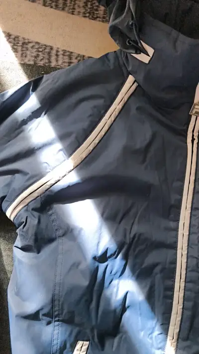 Chaqueta deportiva Fila azul con capucha - miniatura 4