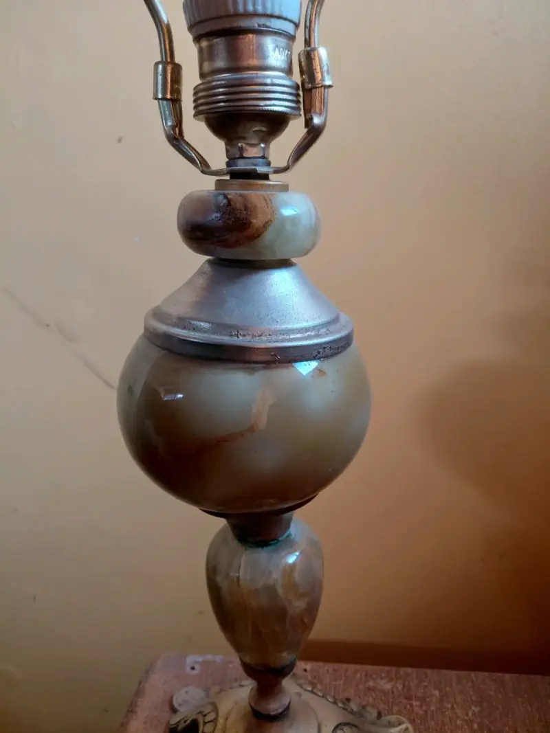 Lámpara de mesa vintage de bronce y mármol - 2