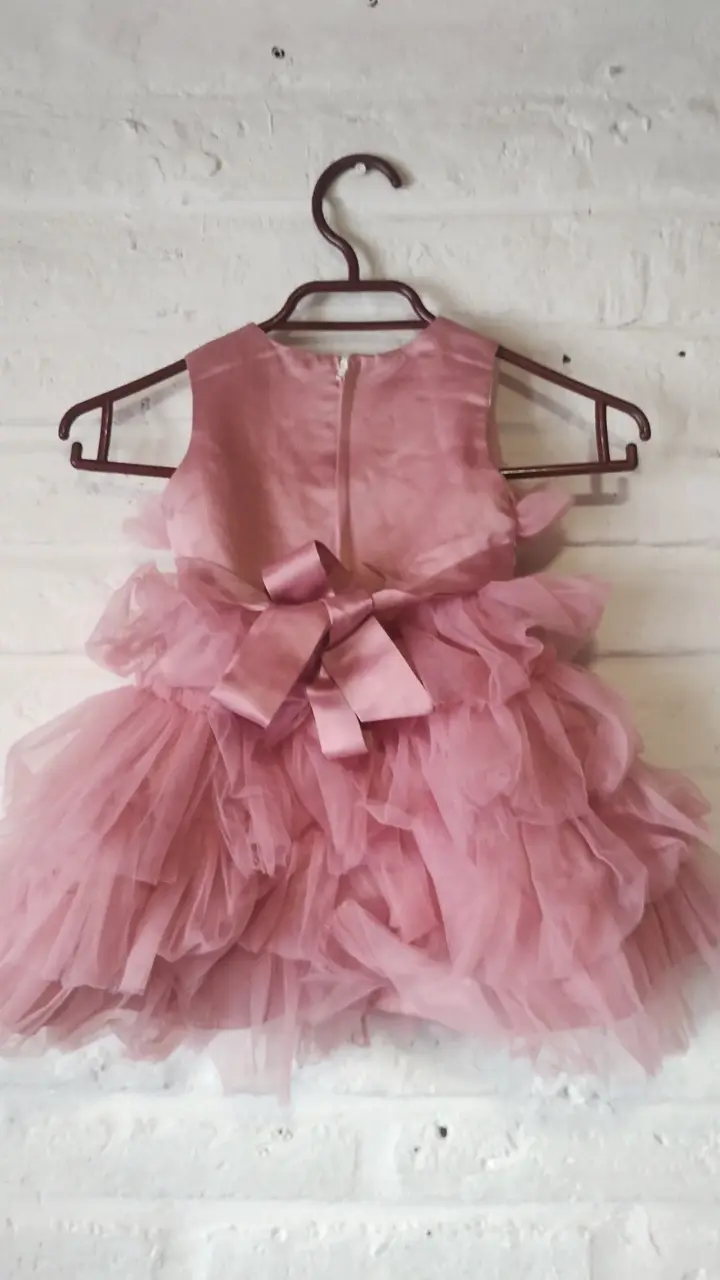 Vestido de niña rosa con lazo brillante - 3