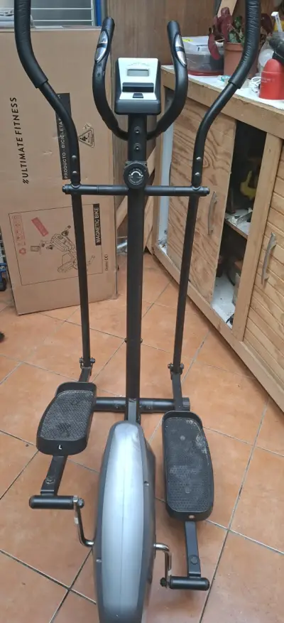 Máquina elíptica negra - miniatura 1