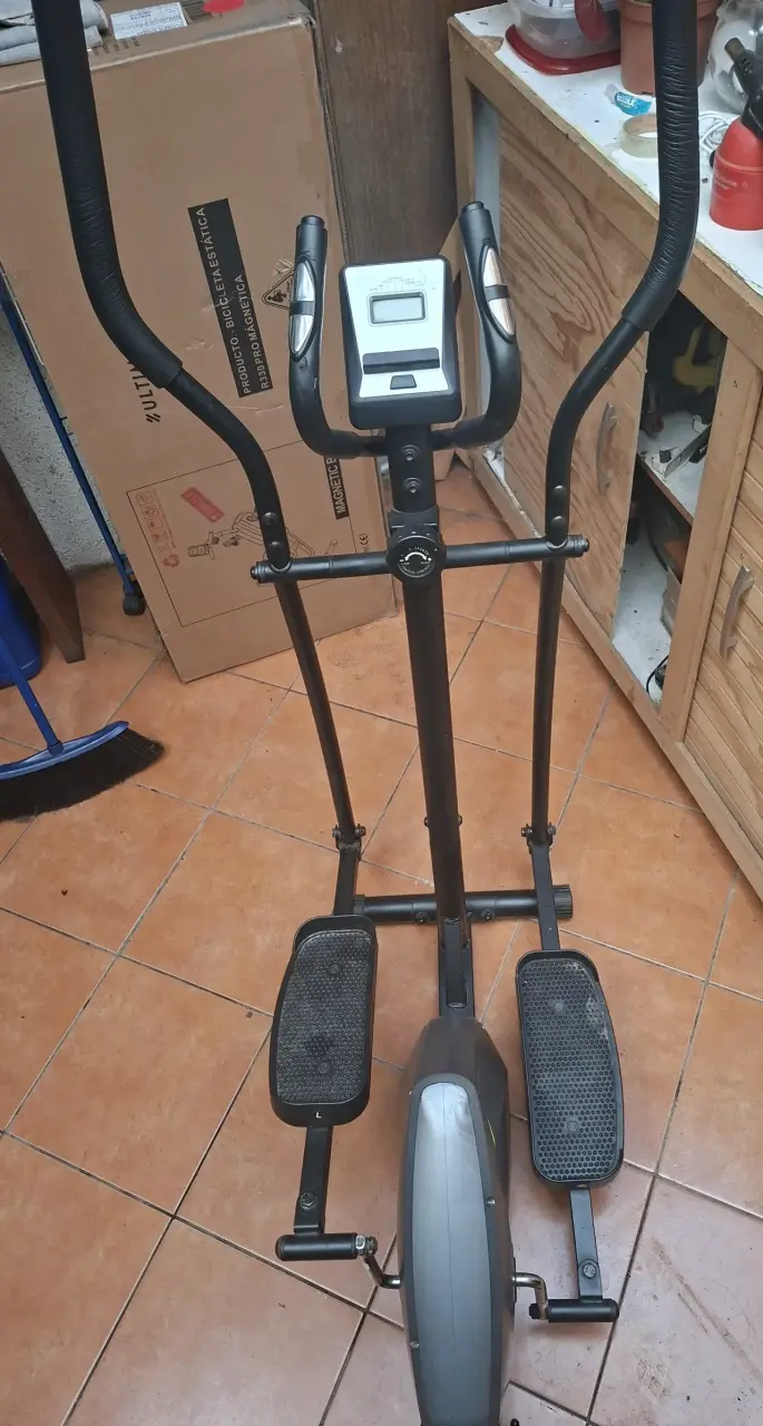 Máquina elíptica negra - 2
