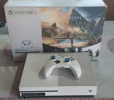 Xbox One S 1TB - miniatura 1