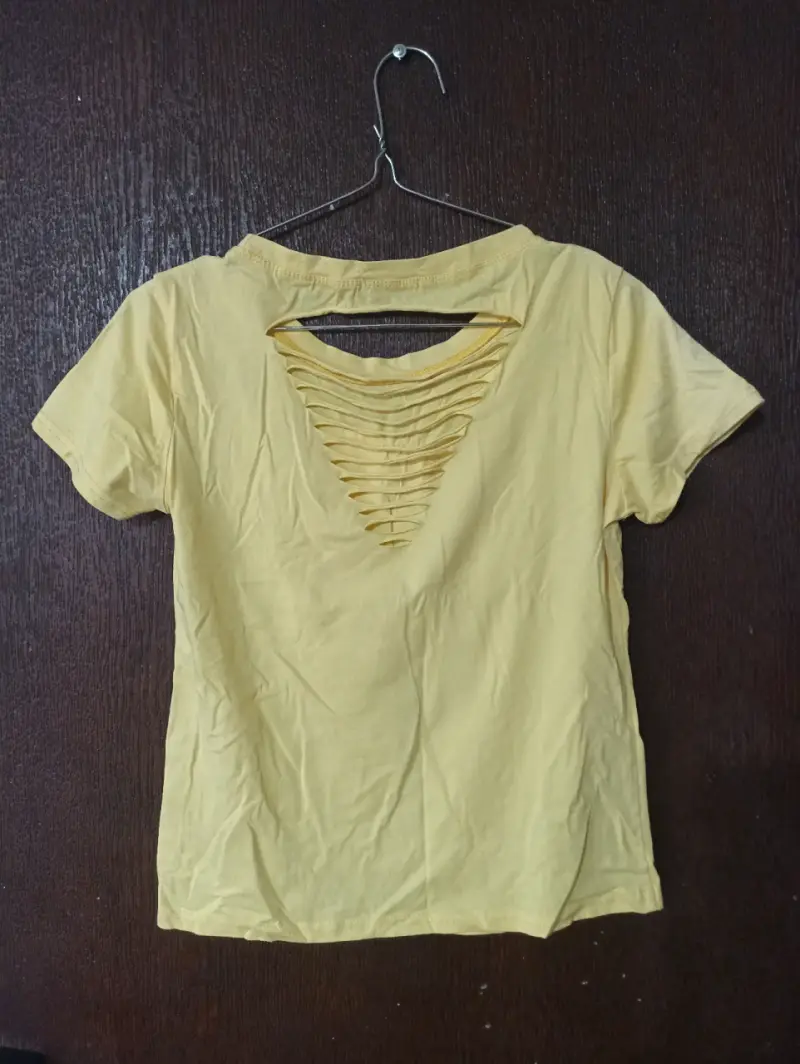 Polera amarilla con lentejuelas de gato - 2