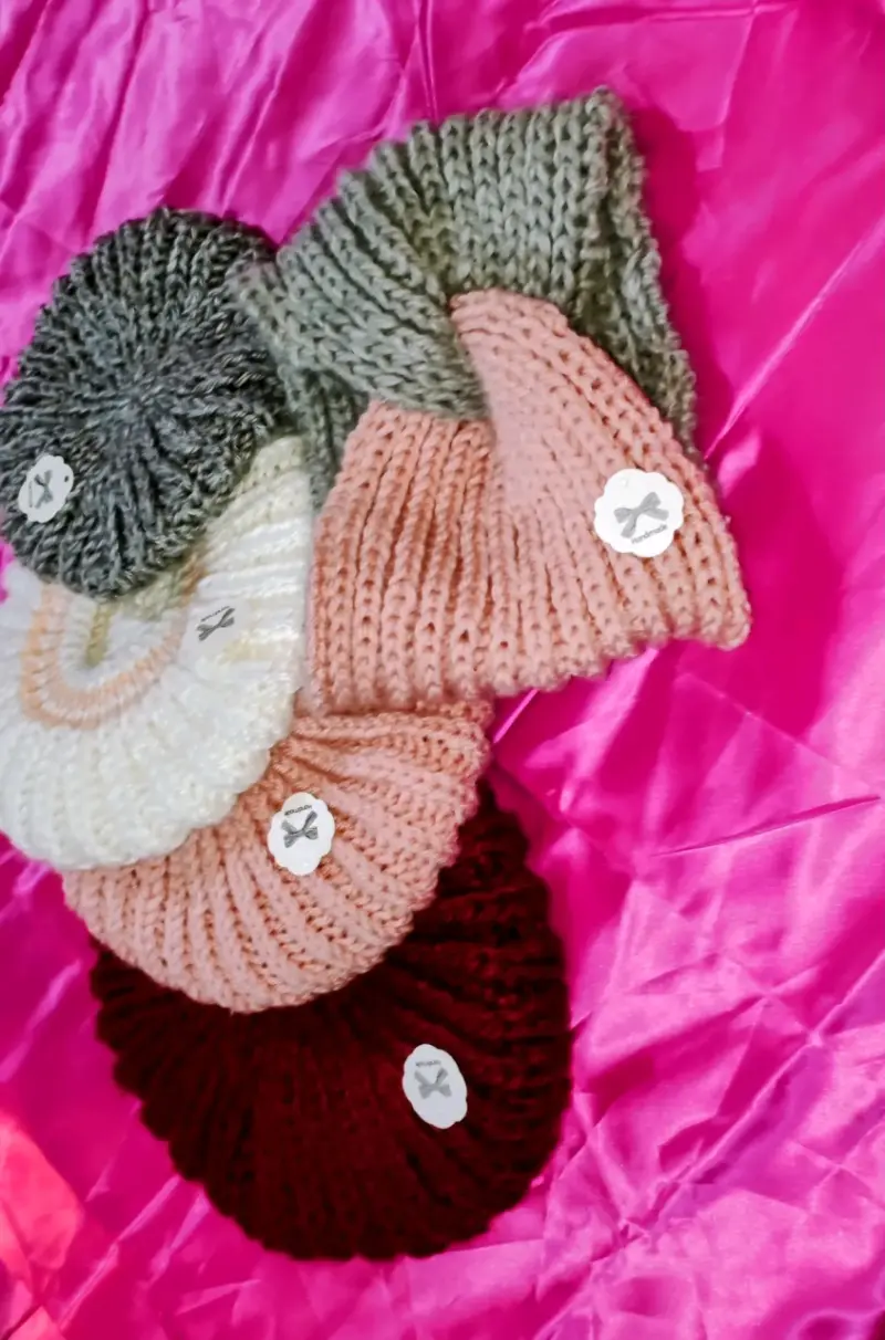 Set de gorros tejidos de lana en varios colores - 3