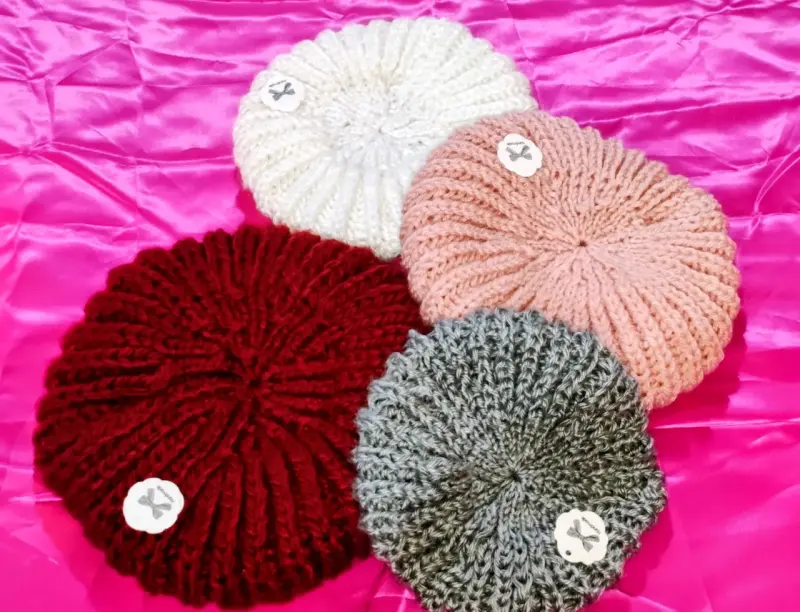 Set de gorros tejidos de lana en varios colores - 4