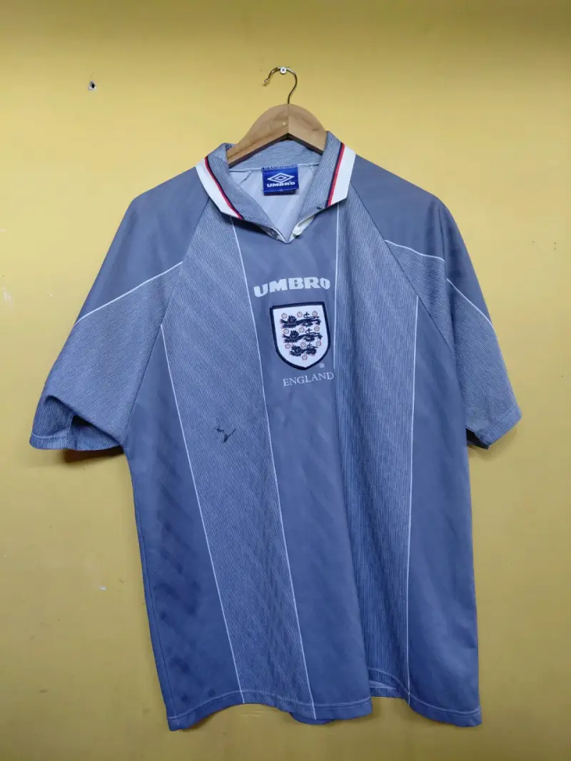 Camiseta Umbro Inglaterra gris vintage