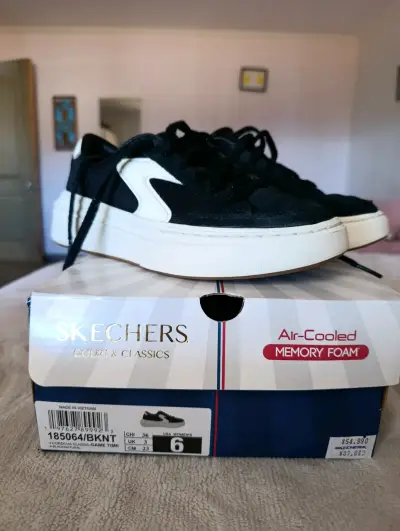 Zapatillas Skechers negras con Memory Foam - miniatura 1
