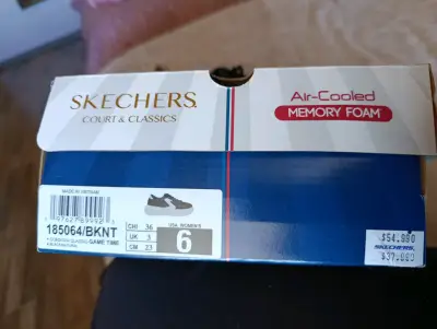 Zapatillas Skechers negras con Memory Foam - miniatura 2