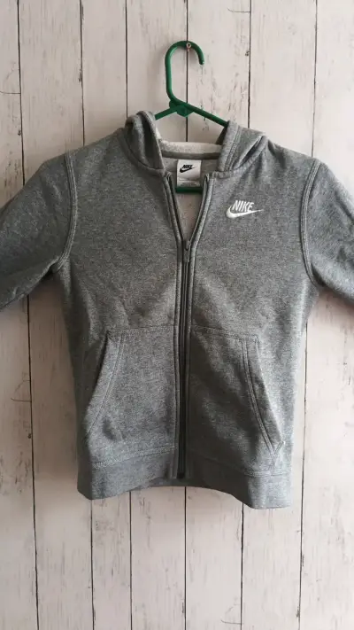 Polerón Nike gris con capucha para niños - miniatura 1
